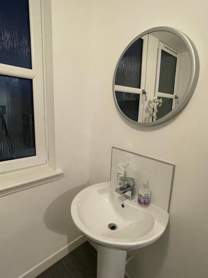 Апартаменты Carvetii - Edward House D - 2 Dbl Bed 2Nd Floor Flat Данфермлин Экстерьер фото